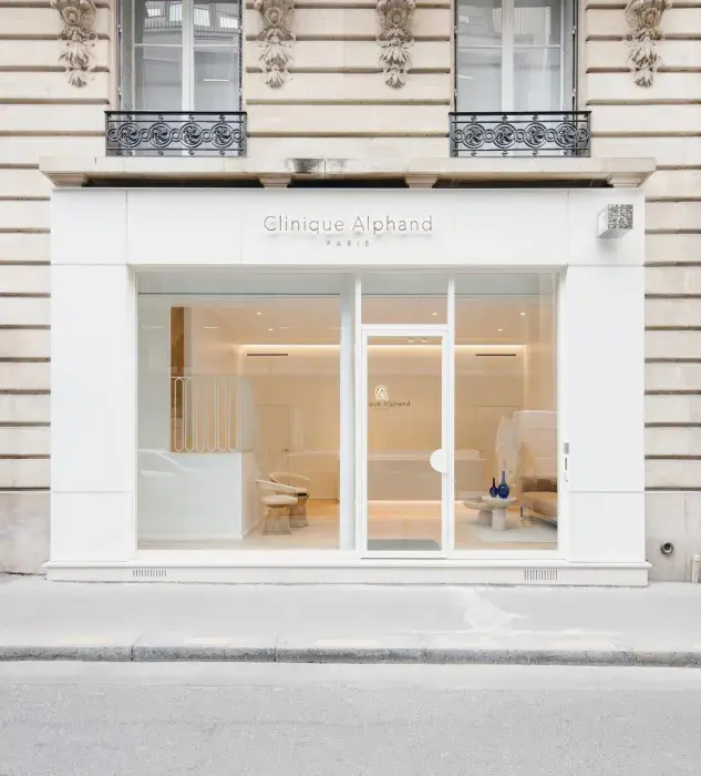 Façade de la Clinique Alphand, 23 Rue Pergolèse, Paris 16e